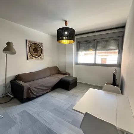 Boutique - Carlos Haya Area With Parking