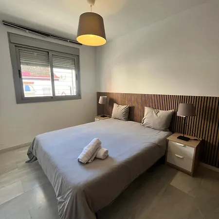 Boutique - Carlos Haya Area With Parking Apartment